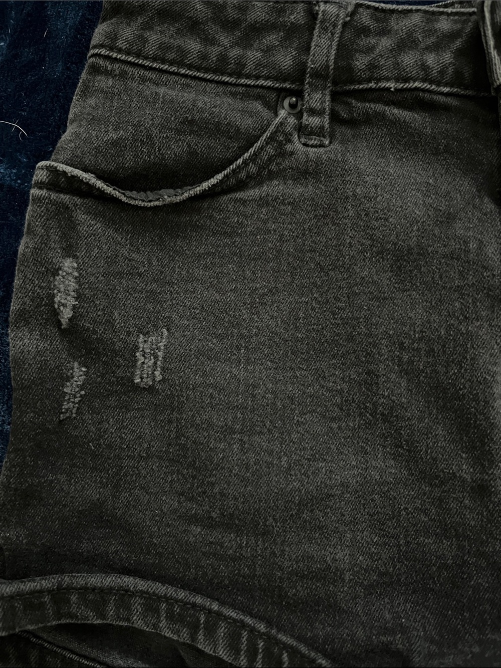 BNWOT BDG High-Rise Washed Black Denim Women's Shorts - Picture 2 of 6